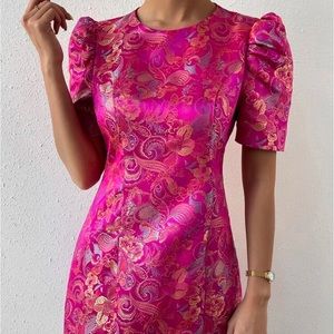 NEW- Never Worn- Puff sleeve, floral, print, form fitting dress.